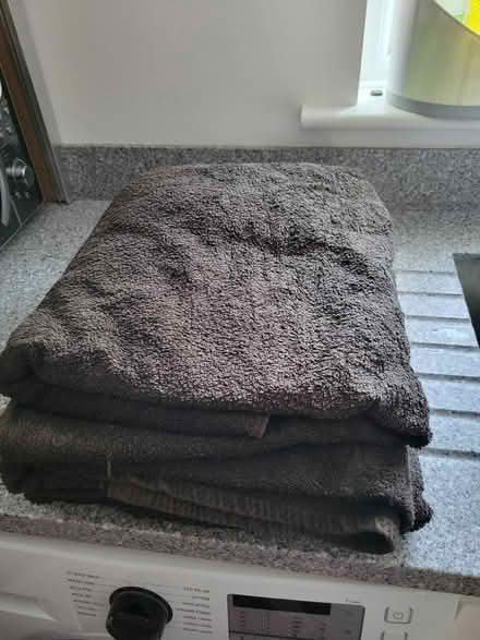 Photo of free Bath sheets (Hadleigh SS7) #1