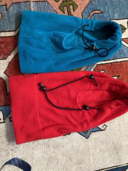 Photo of free Mens and womens ski hats and gloves (Marlow SL7) #2