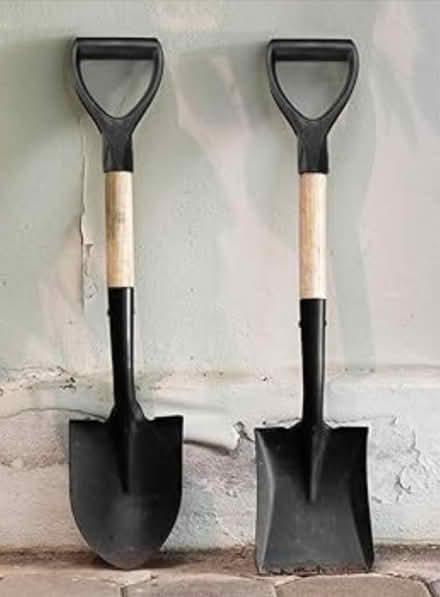 Photo of Garden Shovels (St. James Hospital) #1