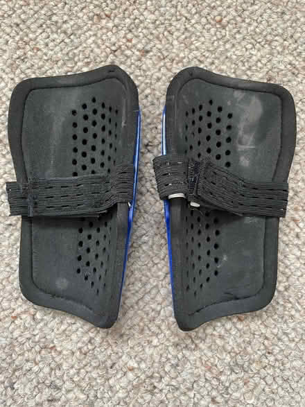 Photo of free Mitre Aircell Child Shin Pads, Small (Chigwell IG7) #2