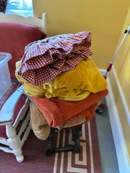 Photo of free Single bed bedding and throws (Tulse Hill SW2) #1