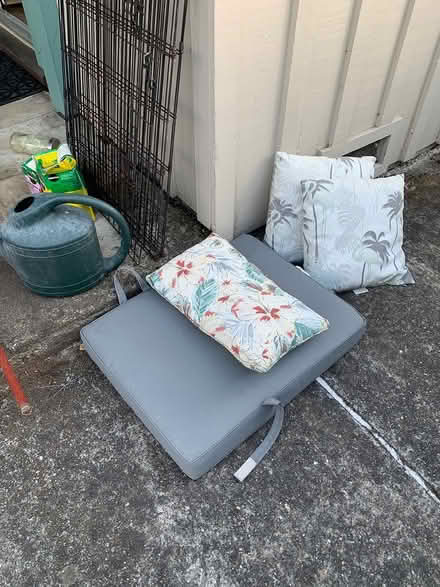 Photo of free Various items (San Anselmo near Andronico’s) #1