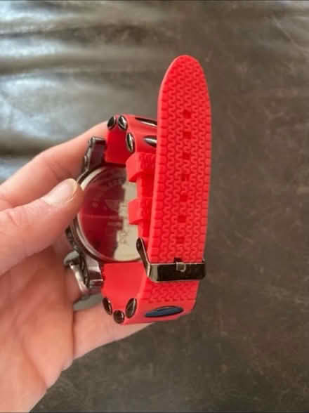 Photo of free Men’s Large Watch ⌚ (Cheshunt En8) #3