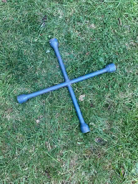 Photo of free Wheel brace (Horndon SS17) #1