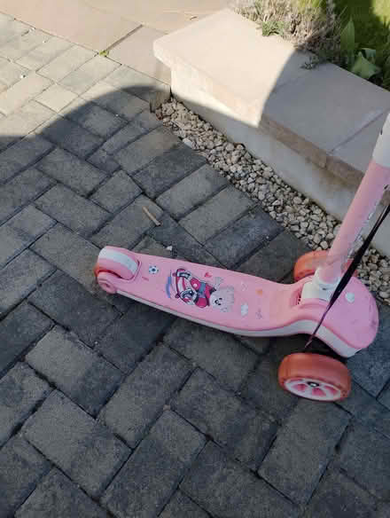 Photo of free Girls pink scooter 4-6yrs (Craigleith EH4) #3
