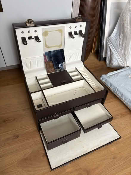 Photo of free Jewellery Box - mirror needs glue (Sonning RG4) #3