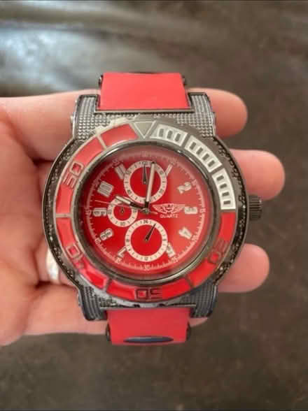 Photo of free Men’s Large Watch ⌚ (Cheshunt En8) #1