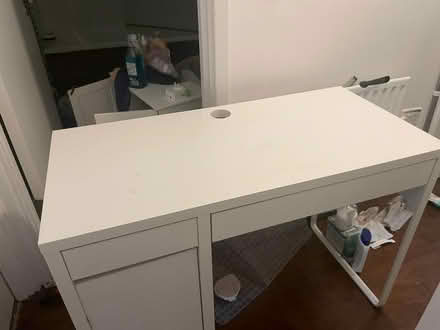 Photo of free White desk (Carshalton SM5) #1