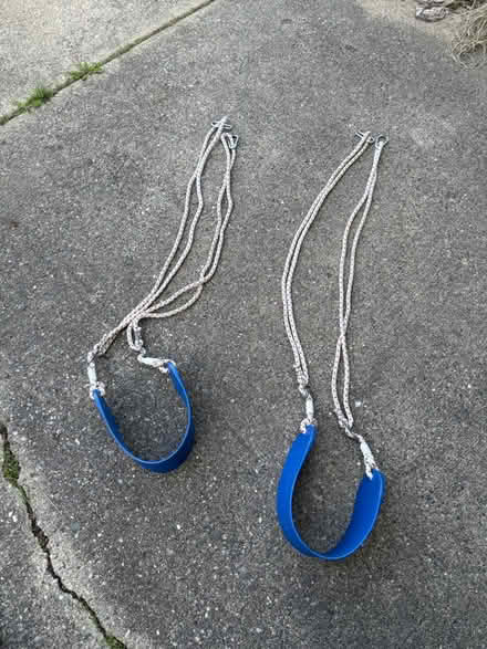 Photo of free 2 swings (Near stadium) #1