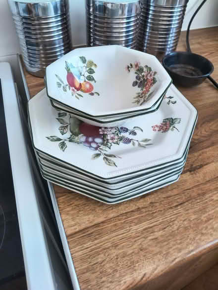 Photo of free Various crockery (Harrold. MK43) #4