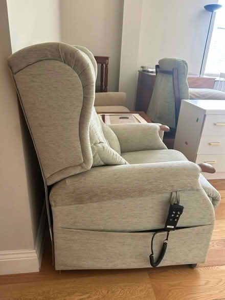 Photo of free Operational electric recliner chair (Bourne end) #2