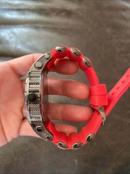 Photo of free Men’s Large Watch ⌚ (Cheshunt En8) #2