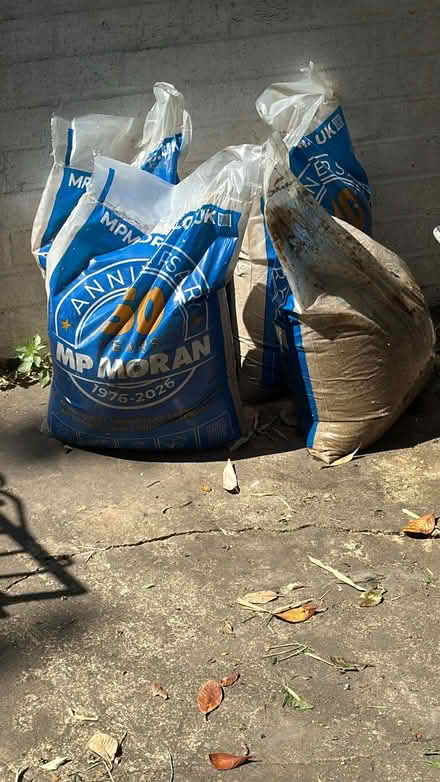 Photo of free 4x bags builders sand (NW10 9JY) #1