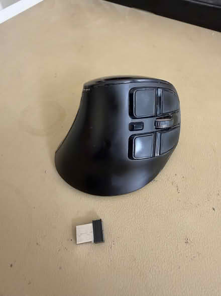 Photo of free Ergonomic Vertical Mouse (Round Hill BN2) #2