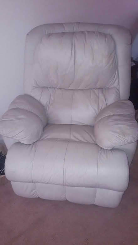 Photo of free Cream leather armchair/recliner (Horley RH6) #2