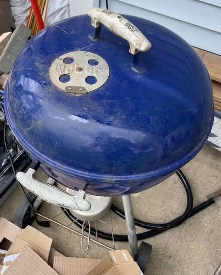 Photo of free Medium sized Weber grill (Mundelein) #1