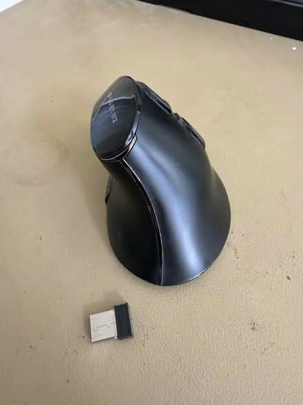 Photo of free Ergonomic Vertical Mouse (Round Hill BN2) #3