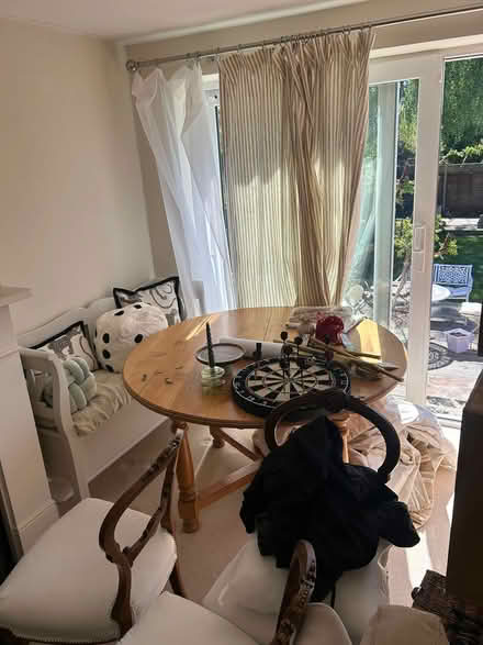 Photo of free Dining table (Chalfont St Peter SL9) #1