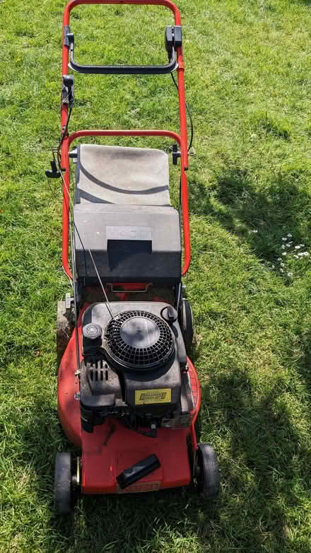 Photo of free Old petrol lawnmower (Allestree DE22) #1