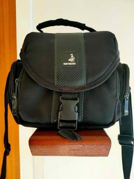 Photo of free DSLR camera bag (Surrey Heath GU24) #1