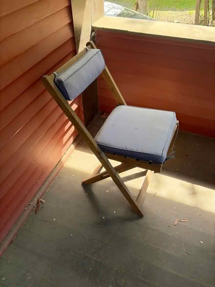 Photo of free Small outdoor chair (U-district) #1