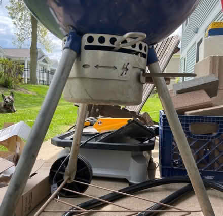 Photo of free Medium sized Weber grill (Mundelein) #3