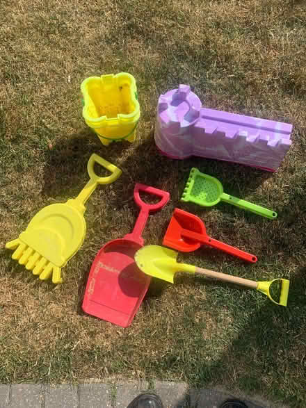Photo of free Kids buckets , spades etc for the beach or sandpit (Heybridge CM9) #1