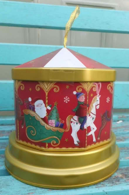 Photo of free Christmas musical tin (empty) (East Croydon CR0) #2