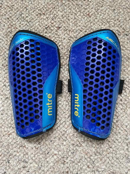 Photo of free Mitre Aircell Child Shin Pads, Small (Chigwell IG7) #1