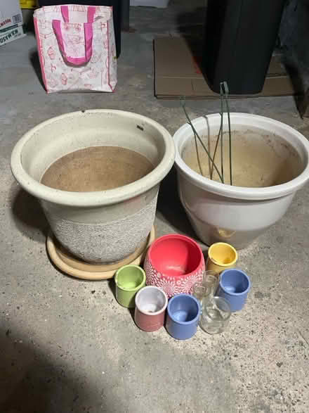 Photo of free Plant pots big and small (Woburn) #1