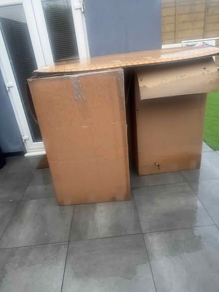 Photo of free Big empty cartoon/ box (Pitsea market) #2