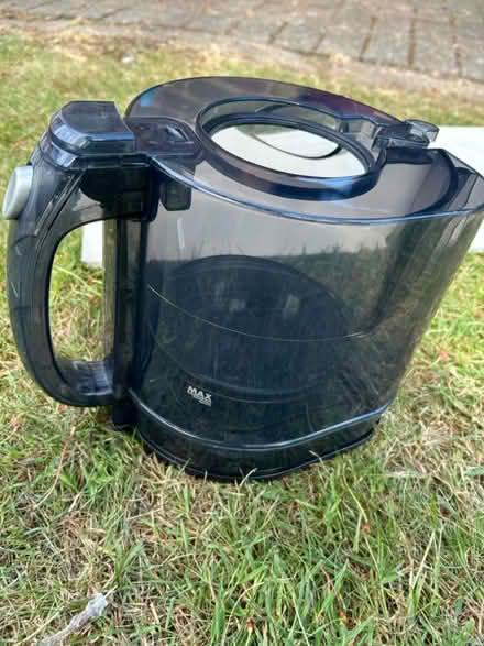 Photo of free Item (KT3 new malden) #1