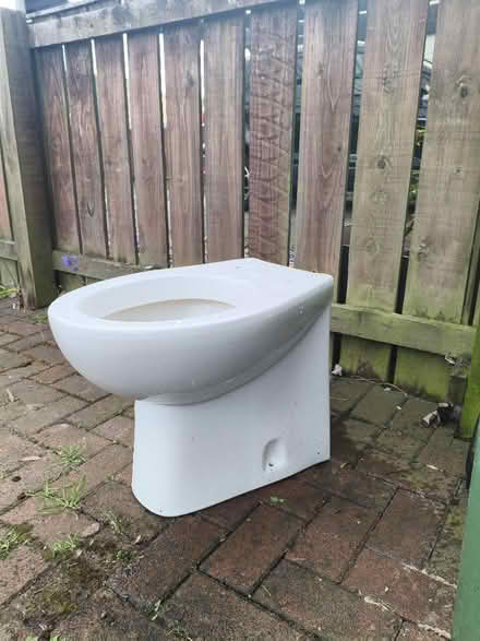 Photo of free Toilet (Washington NE38) #1