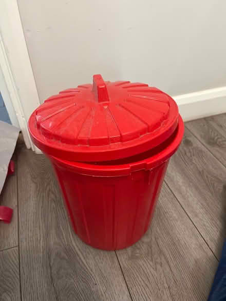 Photo of free Small lidded bucket (Leckhampton) #1