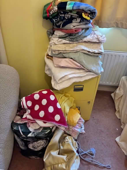 Photo of free Single bed bedding and throws (Tulse Hill SW2) #4