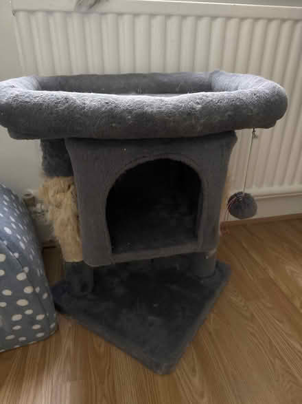 Photo of free Cat house #2 (Worcester Park) #1
