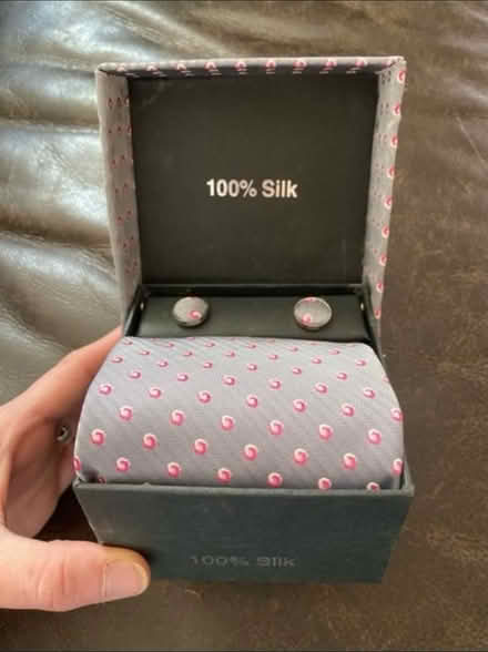 Photo of free Silk Tie & Cuff link set (Cheshunt En8) #3