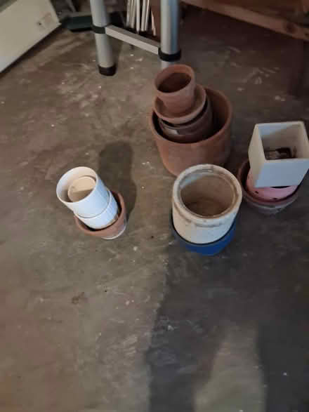 Photo of free Clay and ceramic flower pots (Whitemarsh Island) #1