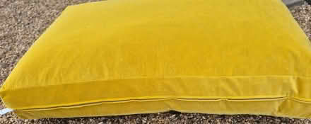 Photo of free 2 x Cushions, 2 x Mirrors (Feltham TW13) #3