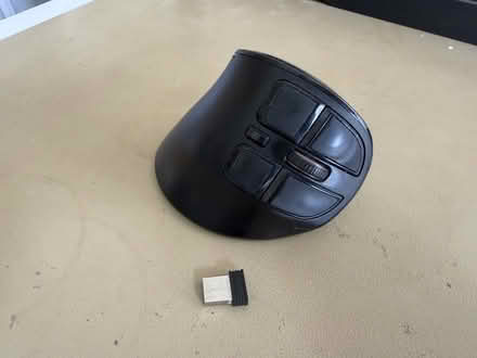 Photo of free Ergonomic Vertical Mouse (Round Hill BN2) #1