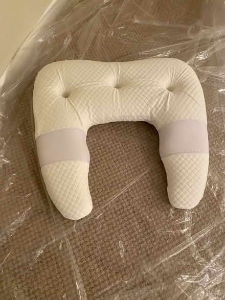 Photo of free Like-new bed pillows (Near Michael’s on Homestead) #3