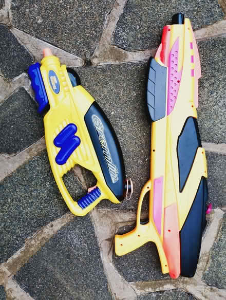 Photo of free Water guns (Top Amersham HP6) #1