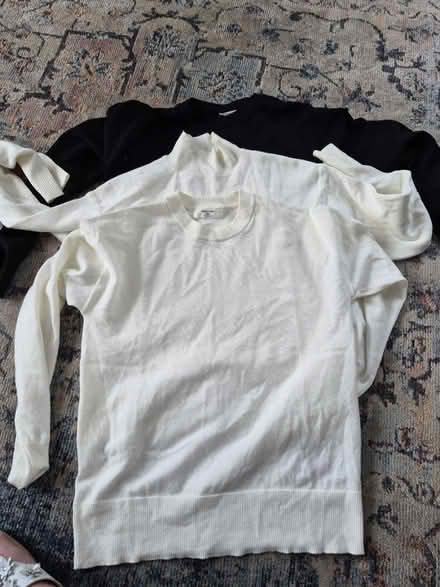 Photo of free Jumpers (TN15) #1