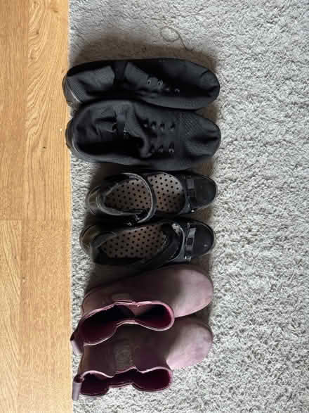 Photo of free Random girls shoes with a rain bt (SE9) #1
