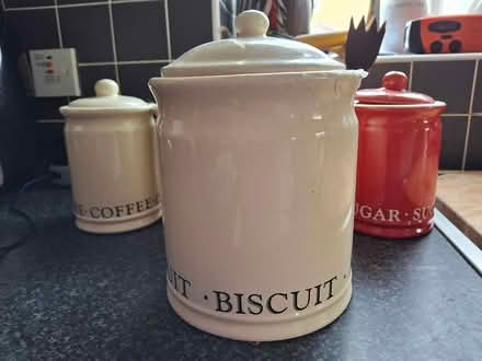 Photo of free Ceramic Coffee/Sugar/Tea Cont'rs (Murrow) #3