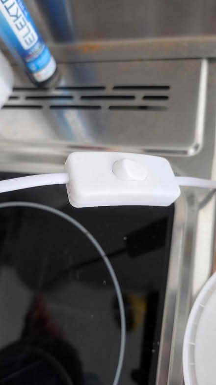 Photo of free Small clip lamp (CB2) #3
