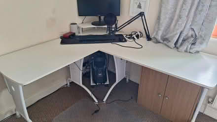 Photo of free White PC desk. Used,good condition (Hillmorton CV22) #1