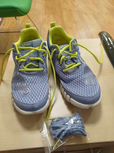 Photo of free women shoes size 8 (Stratford E15) #1