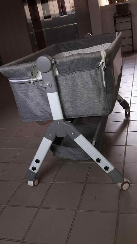 Photo of free Baby Bassinet (Queenstown, near MRT) #2