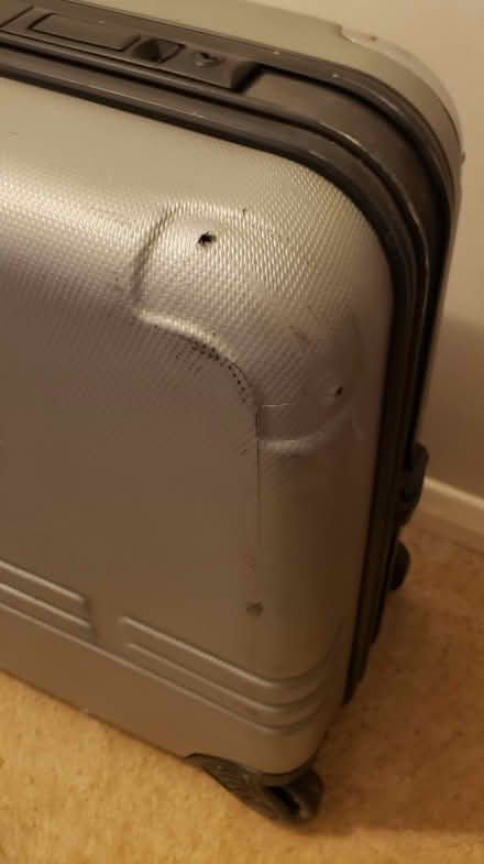 Photo of free Old-fashioned Hard Suitcase (CT2) #4